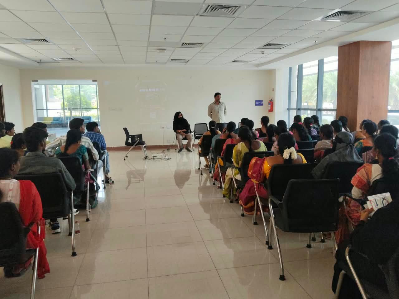 “ఫ్రేమ్స్ ఆఫ్ ఫౌండర్స్” కార్యక్రమంలో క్రియేటివ్ ఇండస్ట్రీస్‌పై విజయవంతంగా వర్క్‌షాప్ - Additional Image